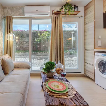 The Mini Apartment *